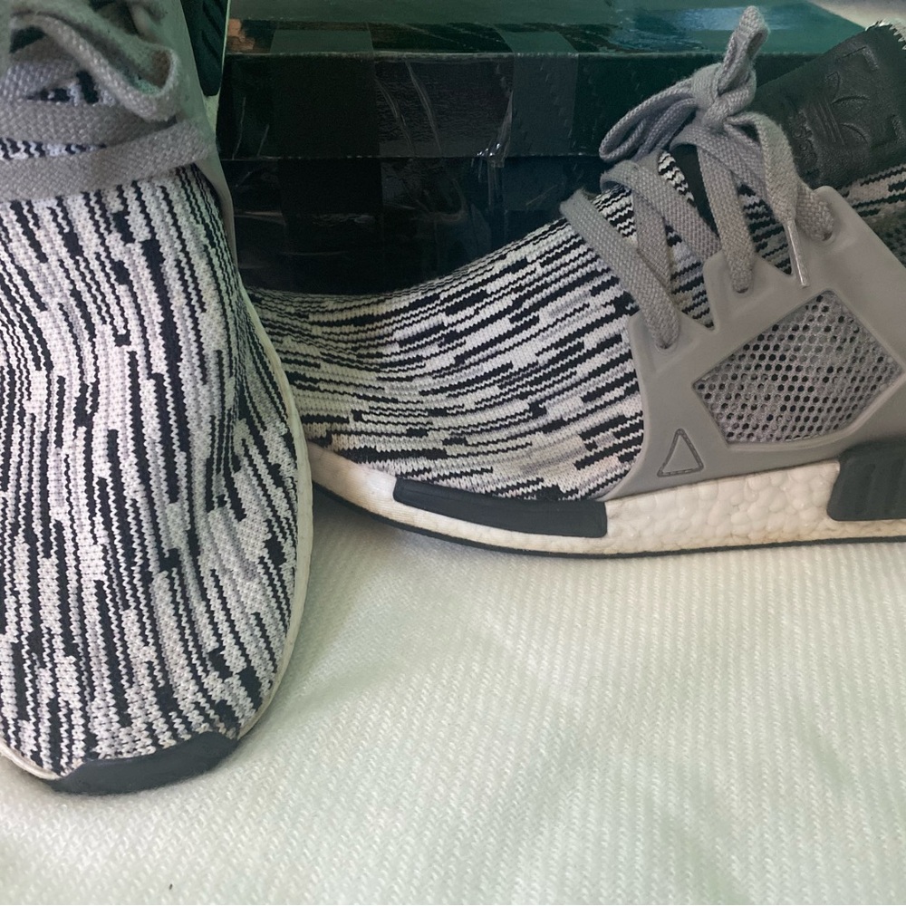 ADIDAS Mens 13
NMD_XR1 PK
Men – Cblack/Mgsogr/Ftwwht
